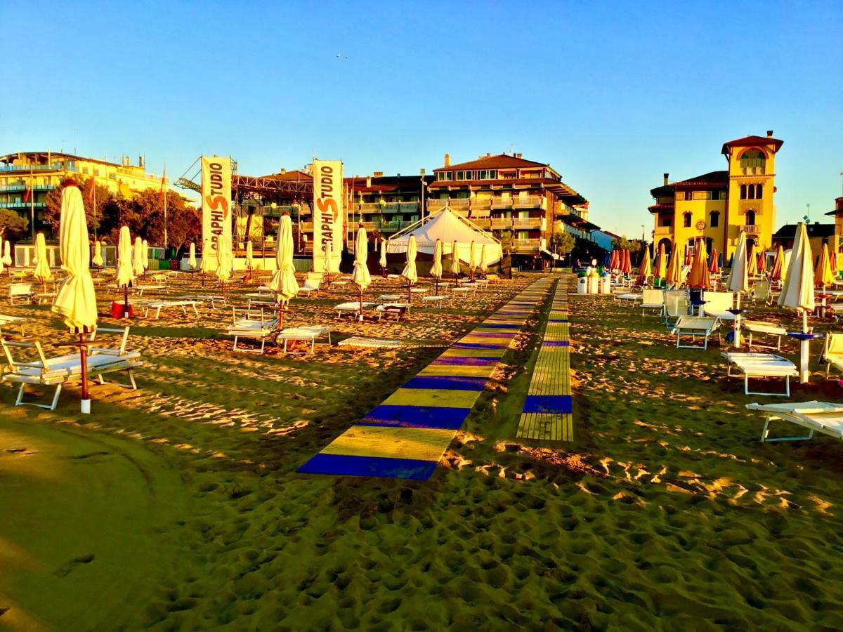 Sparkling Holiday Lignano Sabbiadoro Exterior photo