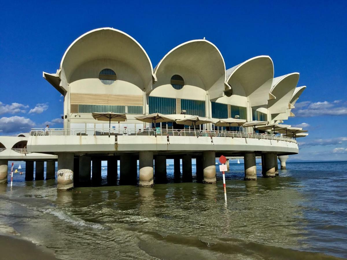 Sparkling Holiday Lignano Sabbiadoro Exterior photo